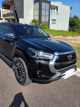 TOYOTA HILUX 2.8 D-4D TURBO DIESEL CD SRX 4X4 AUTOMÁTICO TOYOTA HILUX 2.8 D-4D TURBO DIESEL CD SRX 4X4 AUTOMÁTICO